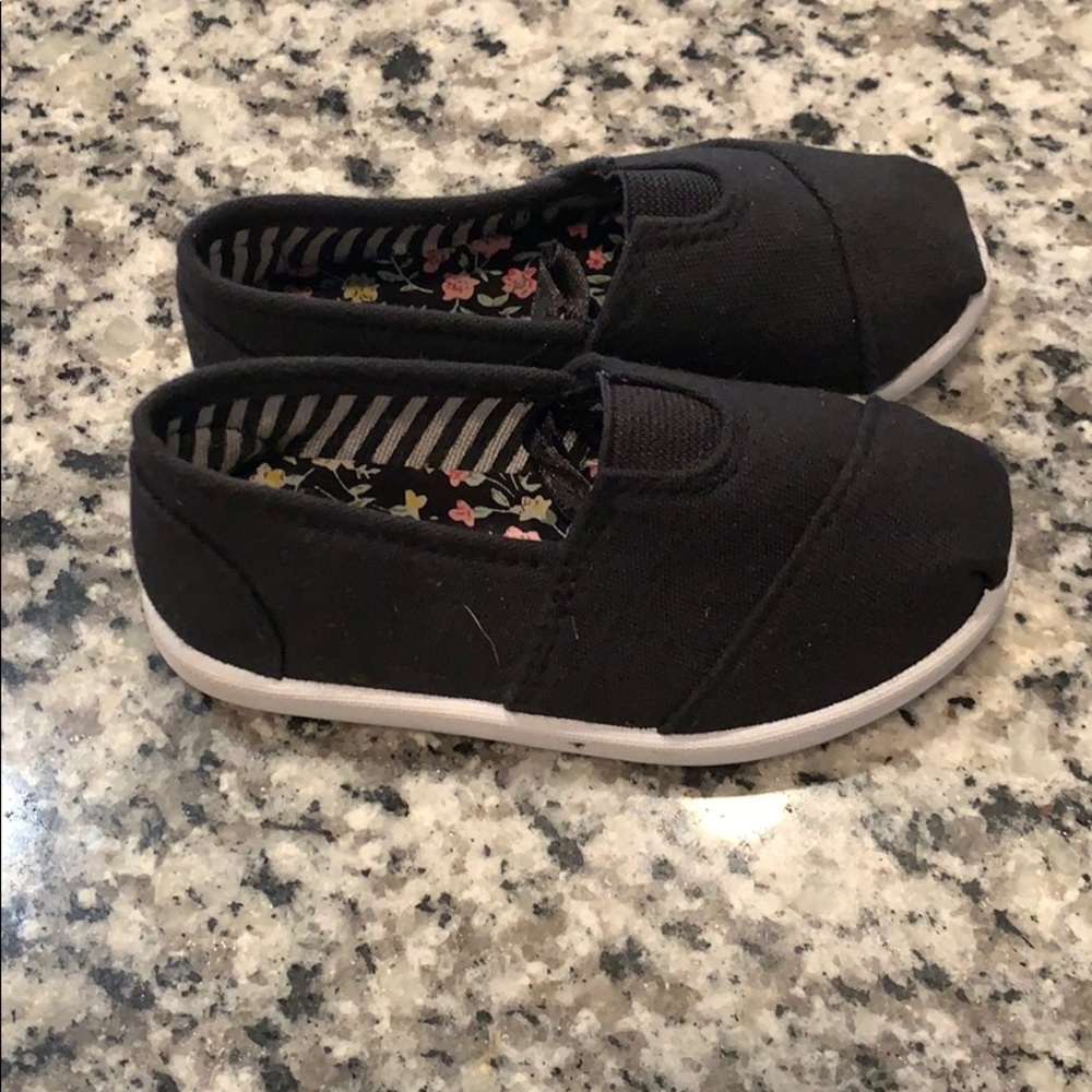 Baby girl Toms